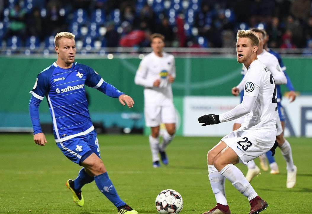 使得他在团 使得他在团