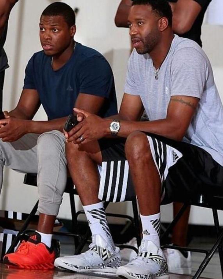 直线强突的 直线强突的